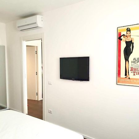 Appartamento Cinema Impero - Posto Auto Privato Siena Cameră foto