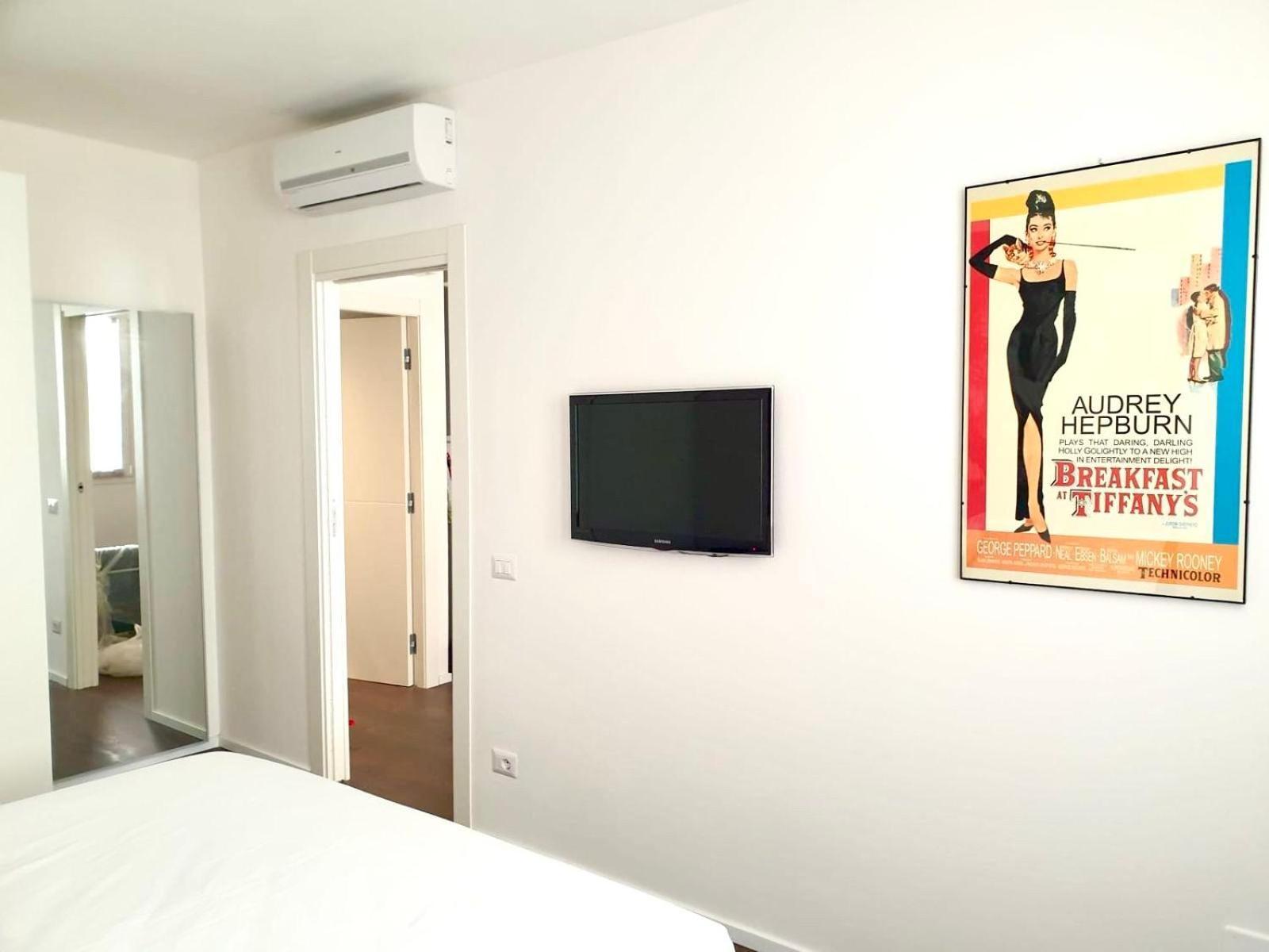 Appartamento Cinema Impero - Posto Auto Privato Siena Cameră foto